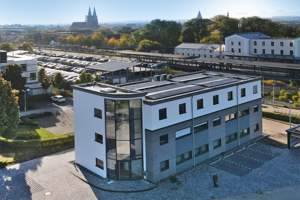 Acconci – Neues Firmengebäude aus der Luft.