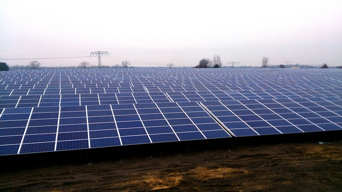 Erzeugen im Jahr 6 Millionen Kilowattstunden Strom für rund 1.500 Haushalte: 22.464 Solarmodule.