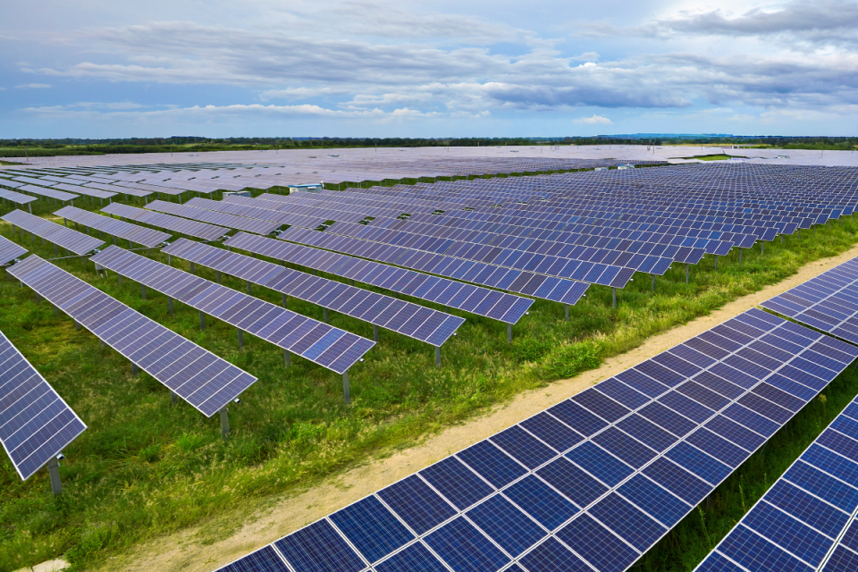 Freiflächen-PV-Anlage – Liefert Strom für das PPA-Angebot. Bild: © jeson - stock.adobe.com